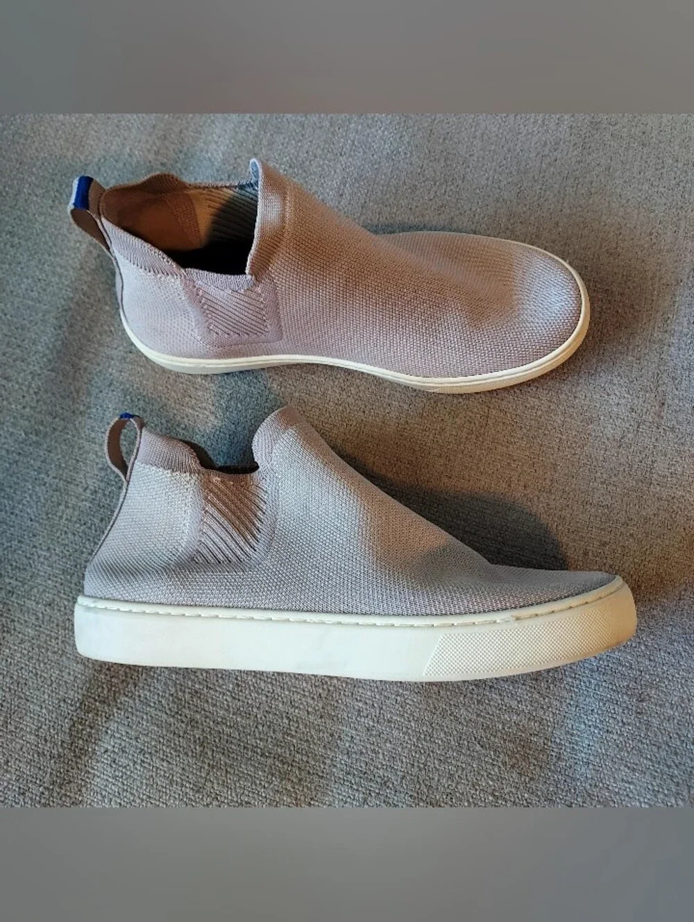 Rothy's Women Slip-On Knit Sneakers in Light Purple with  Pull On Tab Sz-8.5